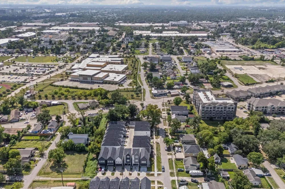 4329 Arlington Street Houston, TX 77022