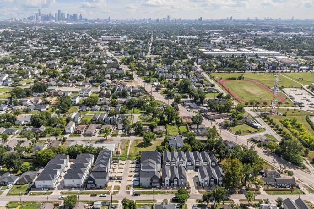 4329 Arlington Street Houston, TX 77022