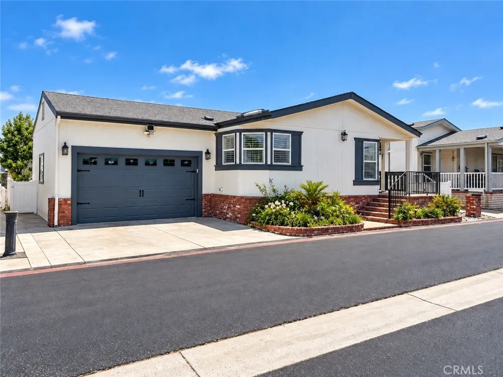 9850 Garfield Avenue #95 Huntington Beach, CA 92646