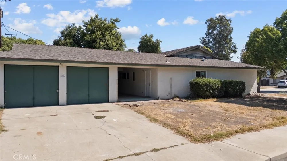 1925 Royalty Drive Pomona, CA 91767