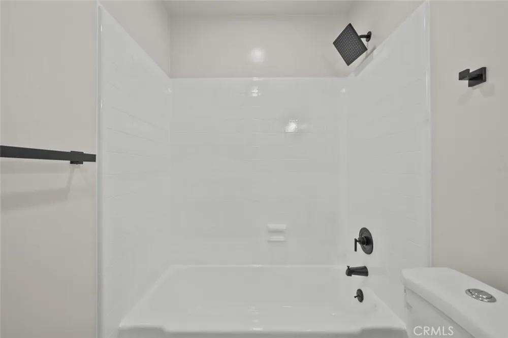 1925 Royalty Drive Pomona, CA 91767