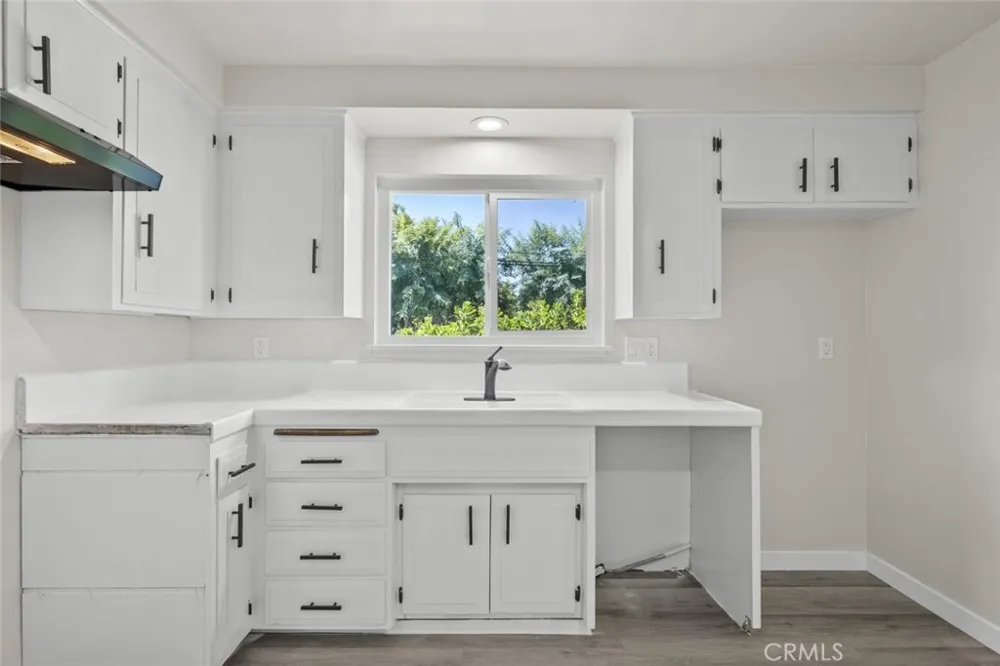 1925 Royalty Drive Pomona, CA 91767