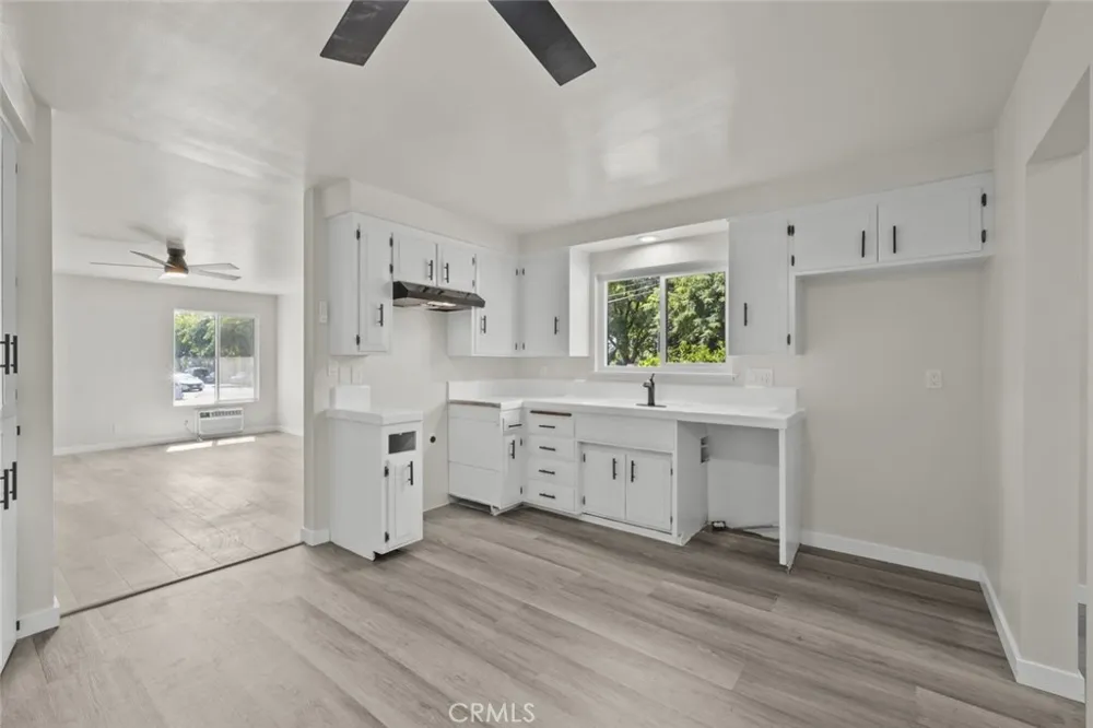 1925 Royalty Drive Pomona, CA 91767