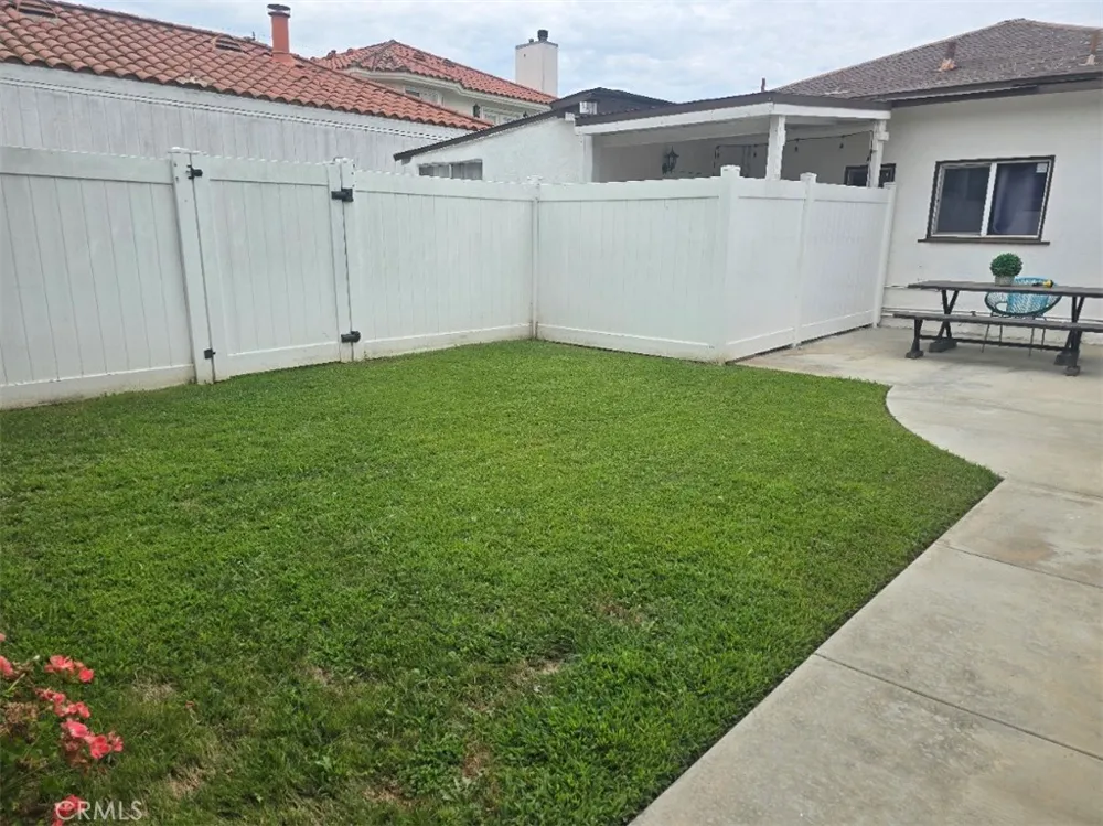 8520 11th Downey, CA 90241