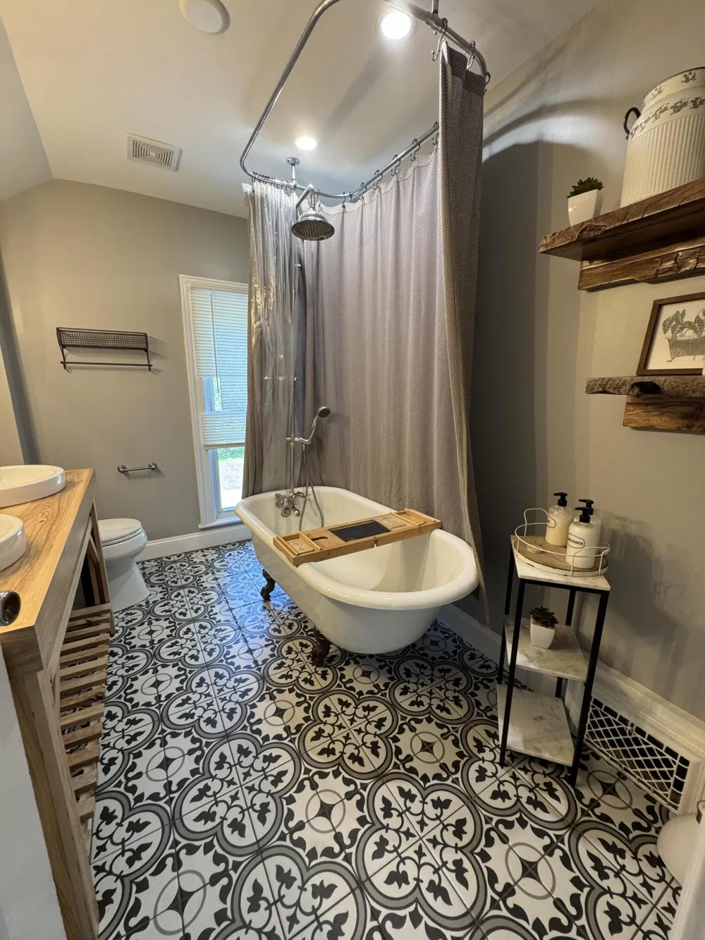 411 Elm Street Three Oaks, MI 49128