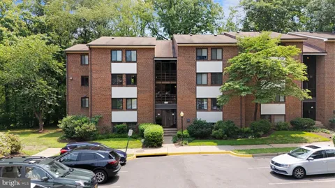 1423 NORTHGATE SQUARE #23/21C