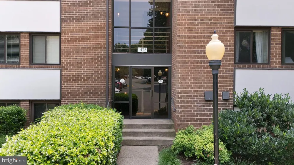 1423 NORTHGATE SQUARE #23/21C Reston, VA 20190