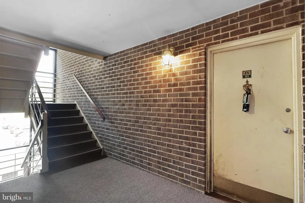 1423 NORTHGATE SQUARE #23/21C Reston, VA 20190