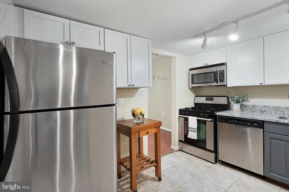 1423 NORTHGATE SQUARE #23/21C Reston, VA 20190