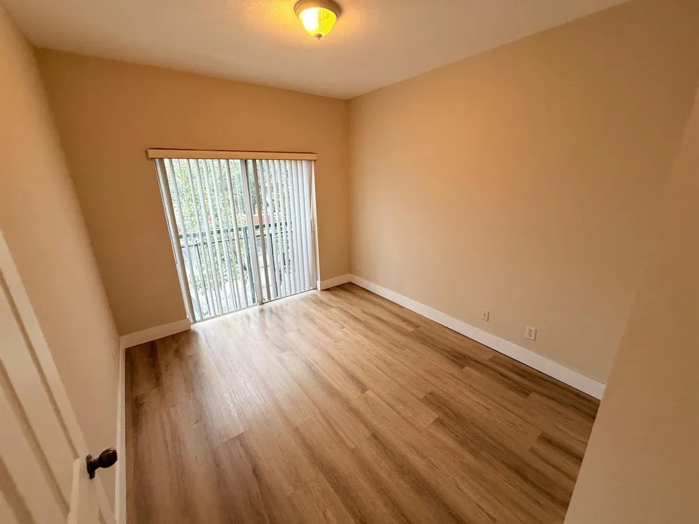 905 SANTA CATALINA CIRCLE #905 North Lauderdale, FL 33068