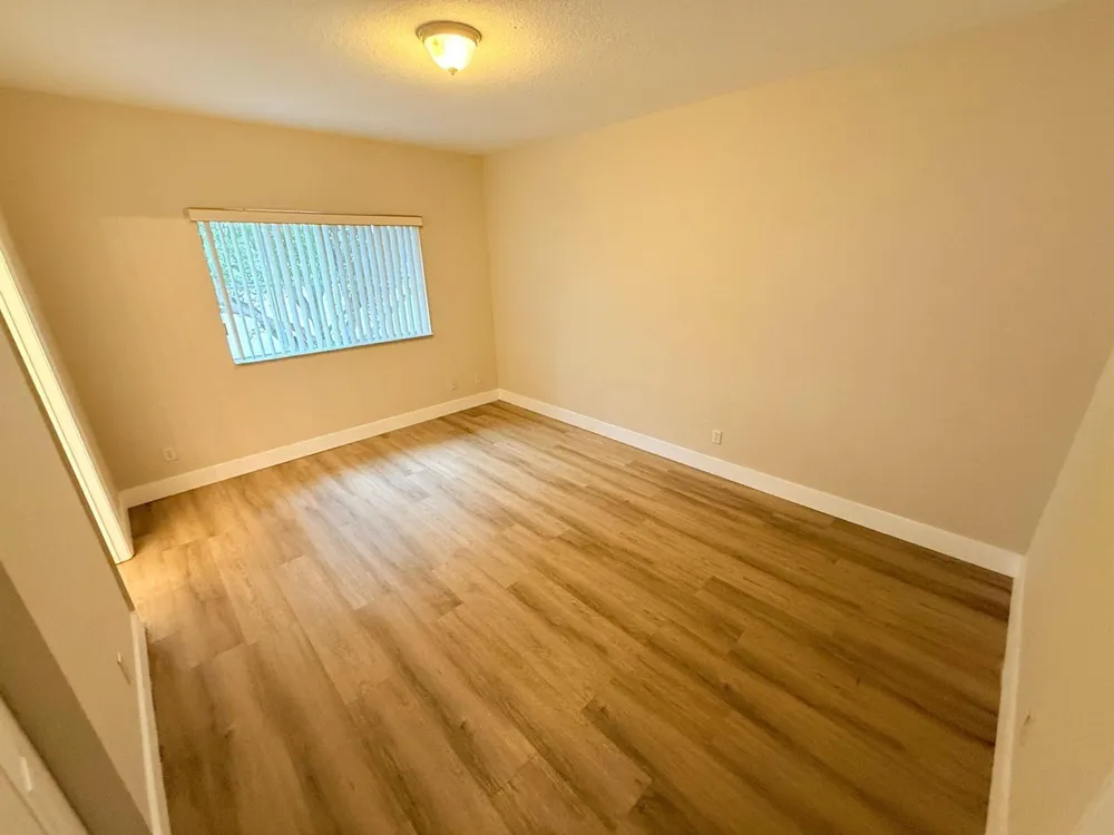 905 SANTA CATALINA CIRCLE #905 North Lauderdale, FL 33068