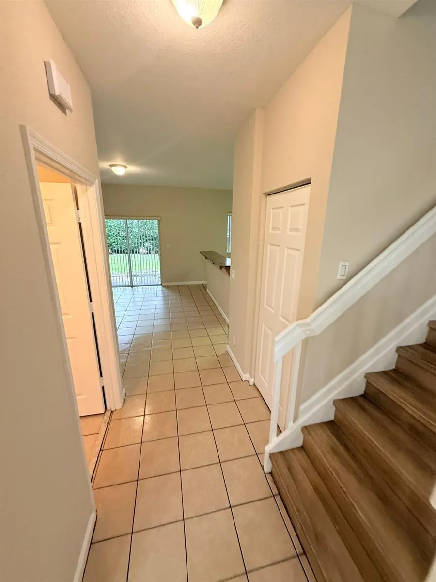 905 SANTA CATALINA CIRCLE #905 North Lauderdale, FL 33068