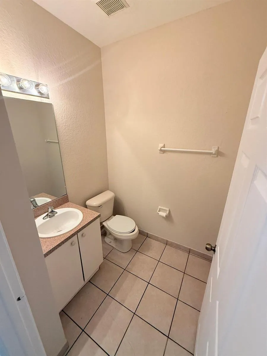 905 SANTA CATALINA CIRCLE #905 North Lauderdale, FL 33068