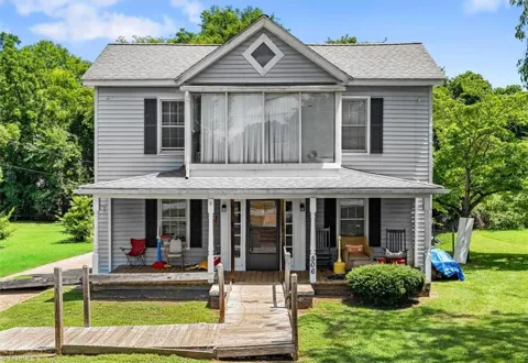 506 Moir Street