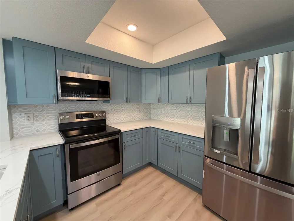 7550 SUNSHINE SKYWAY LANE S #P11 St Petersburg, FL 33711