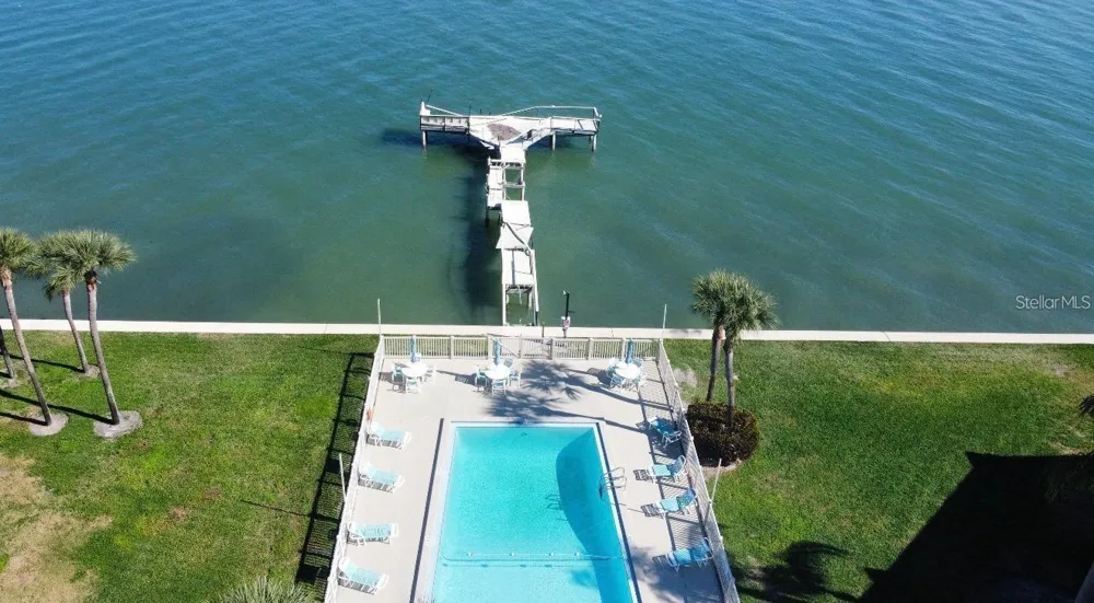 7550 SUNSHINE SKYWAY LANE S #P11 St Petersburg, FL 33711