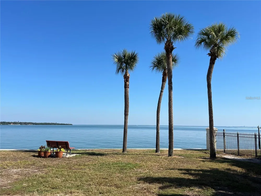 7550 SUNSHINE SKYWAY LANE S #P11 St Petersburg, FL 33711