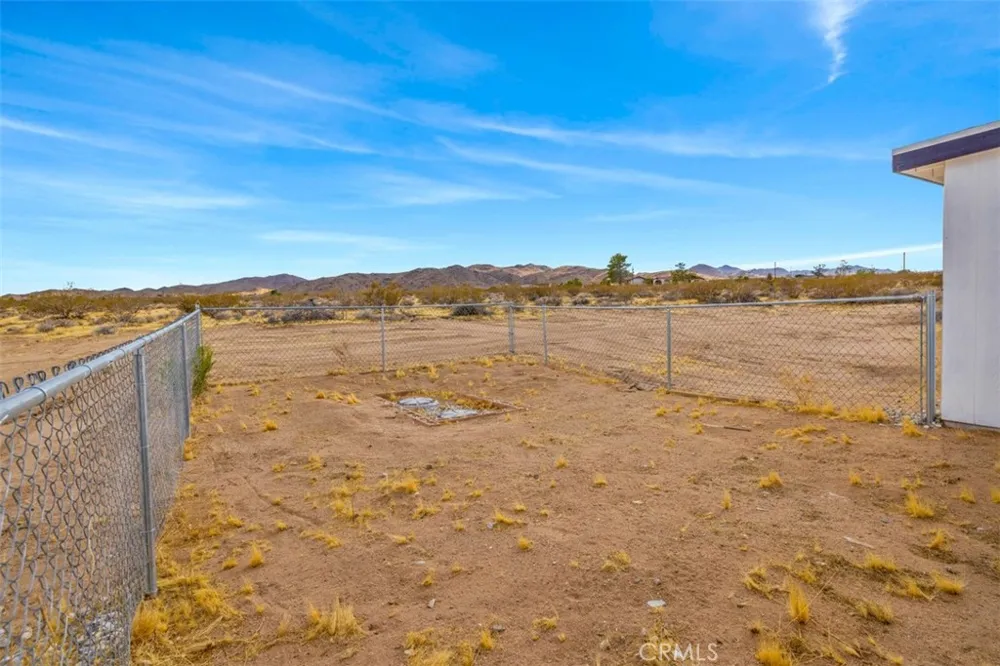 55757 Linn Landers, CA 92285