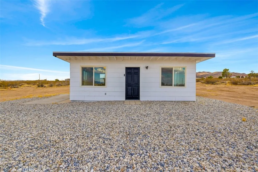 55757 Linn Landers, CA 92285