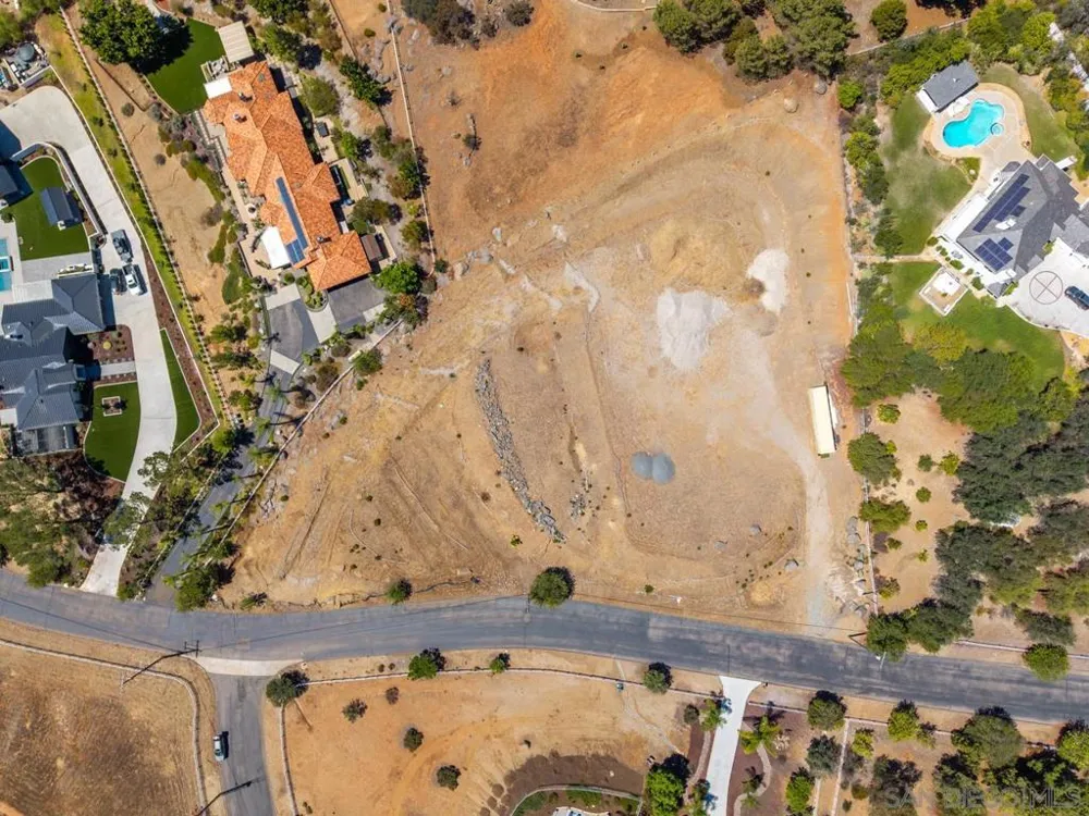 2824 Via Asoleado Alpine, CA 91901