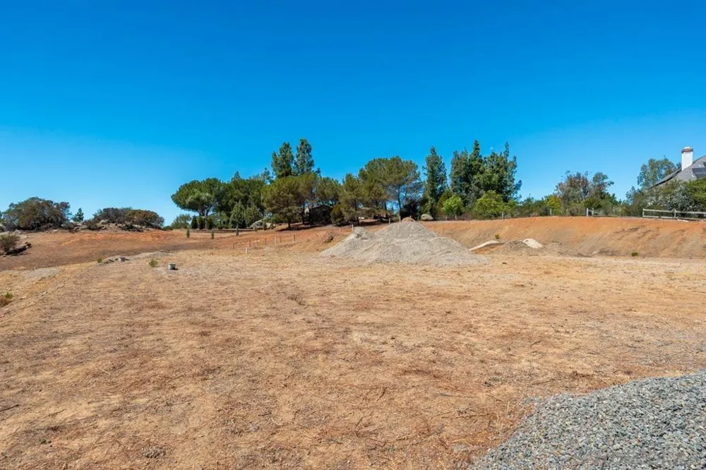 2824 Via Asoleado Alpine, CA 91901