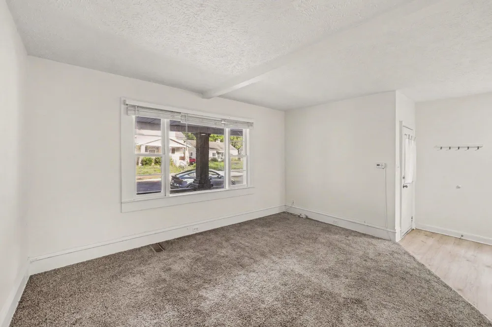 570 Valley Avenue NW Grand Rapids, MI 49504