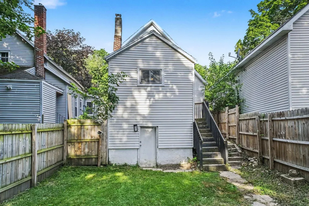 570 Valley Avenue NW Grand Rapids, MI 49504