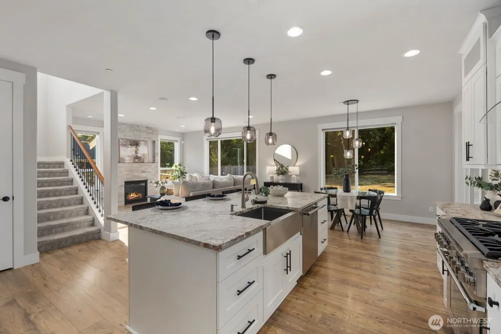 31215 218th Place SE Black Diamond, WA 98010