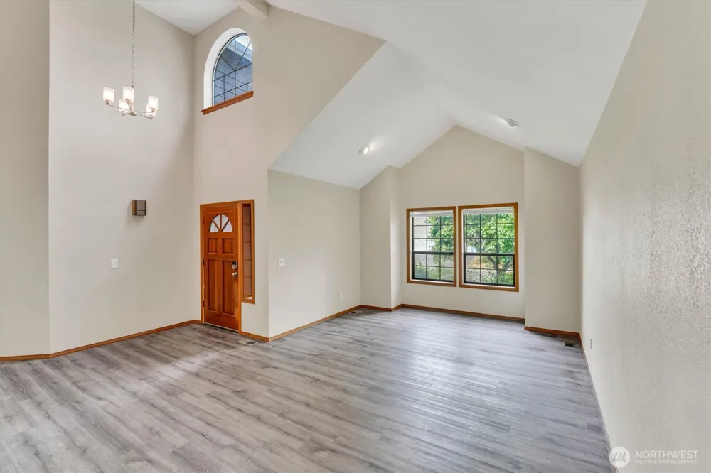 205 Spring Place Enumclaw, WA 98022