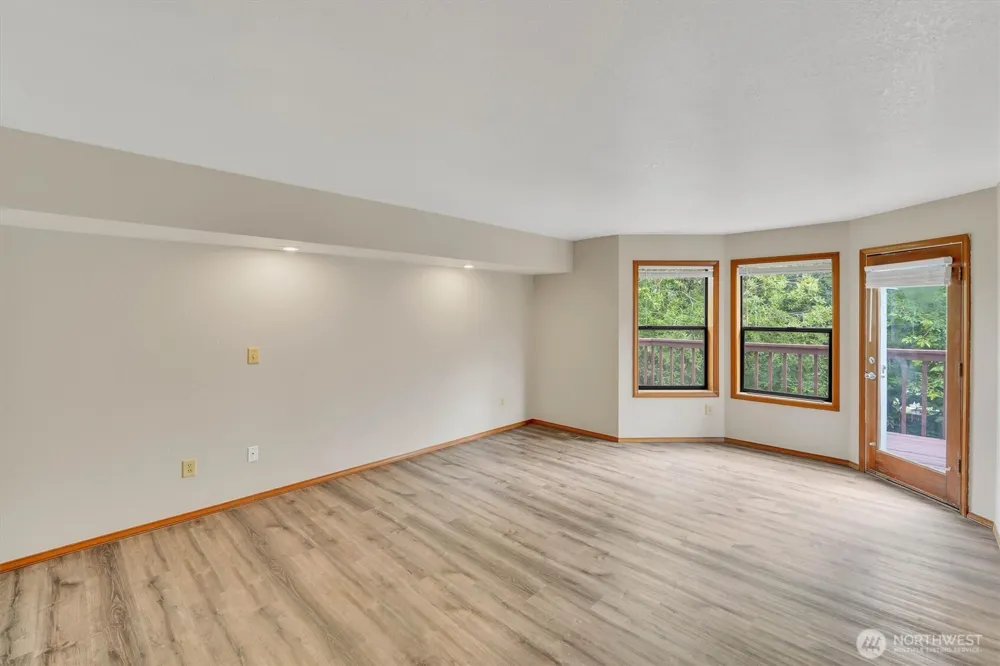 205 Spring Place Enumclaw, WA 98022