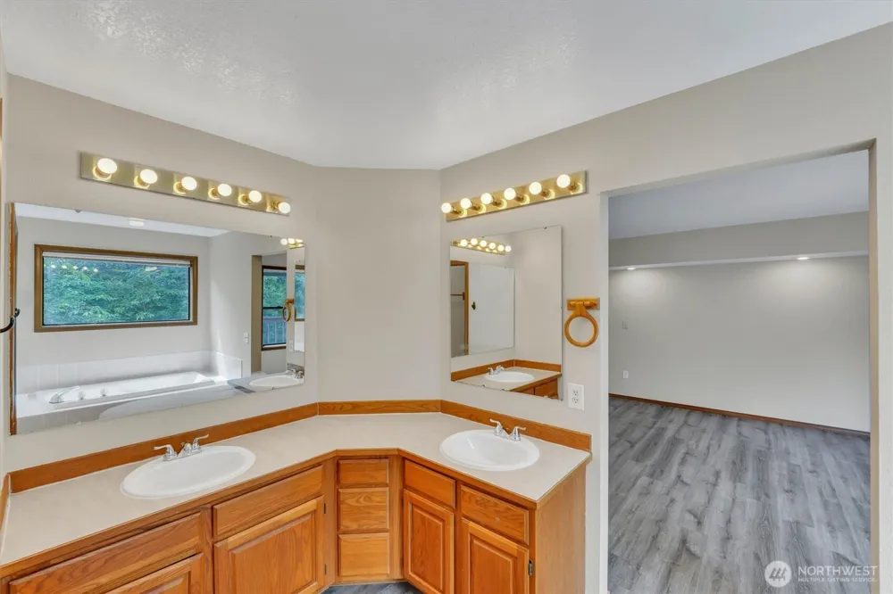 205 Spring Place Enumclaw, WA 98022