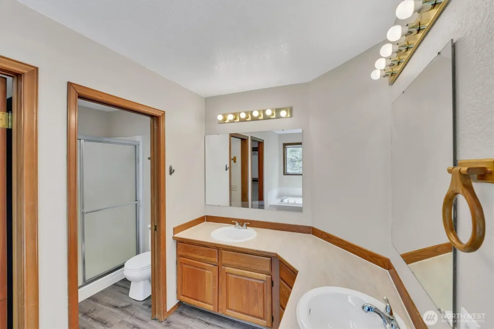 205 Spring Place Enumclaw, WA 98022