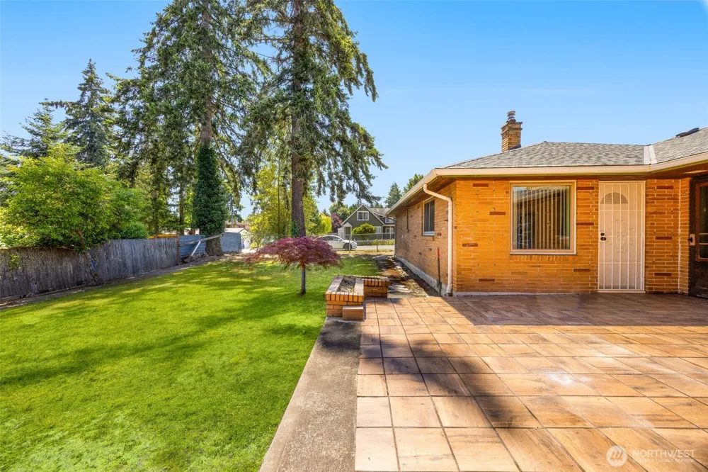 24608 Marine View Drive S Des Moines, WA 98198