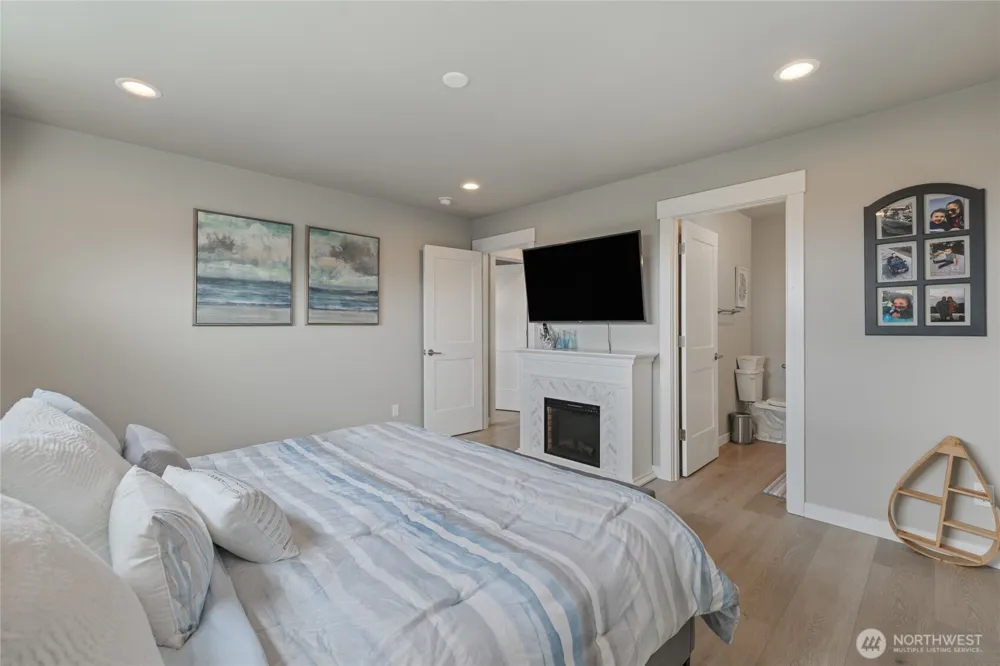 1038 Point Brown Avenue SE Ocean Shores, WA 98569