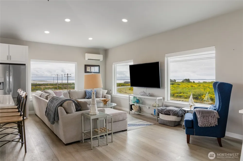 1038 Point Brown Avenue SE Ocean Shores, WA 98569