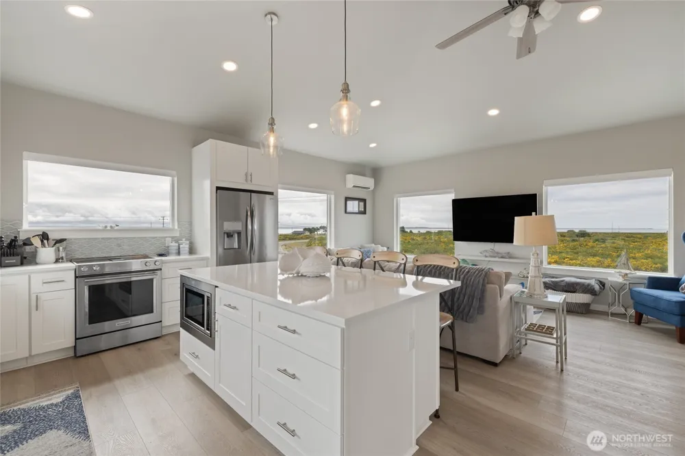 1038 Point Brown Avenue SE Ocean Shores, WA 98569