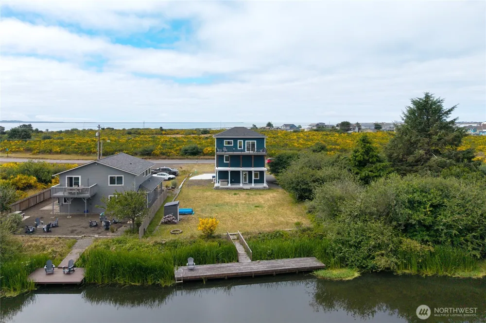 1038 Point Brown Avenue SE Ocean Shores, WA 98569
