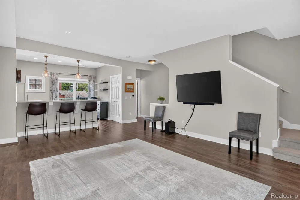 352 W Grand River Avenue #3 East Lansing City, MI 48823