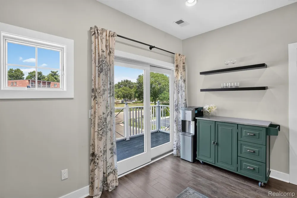 352 W Grand River Avenue #3 East Lansing City, MI 48823