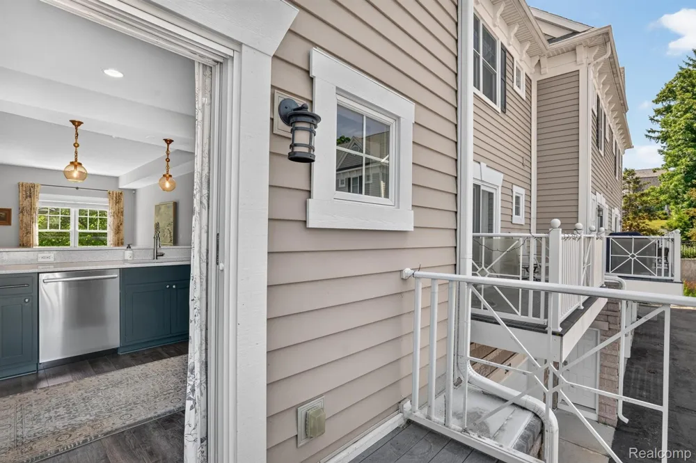 352 W Grand River Avenue #3 East Lansing City, MI 48823