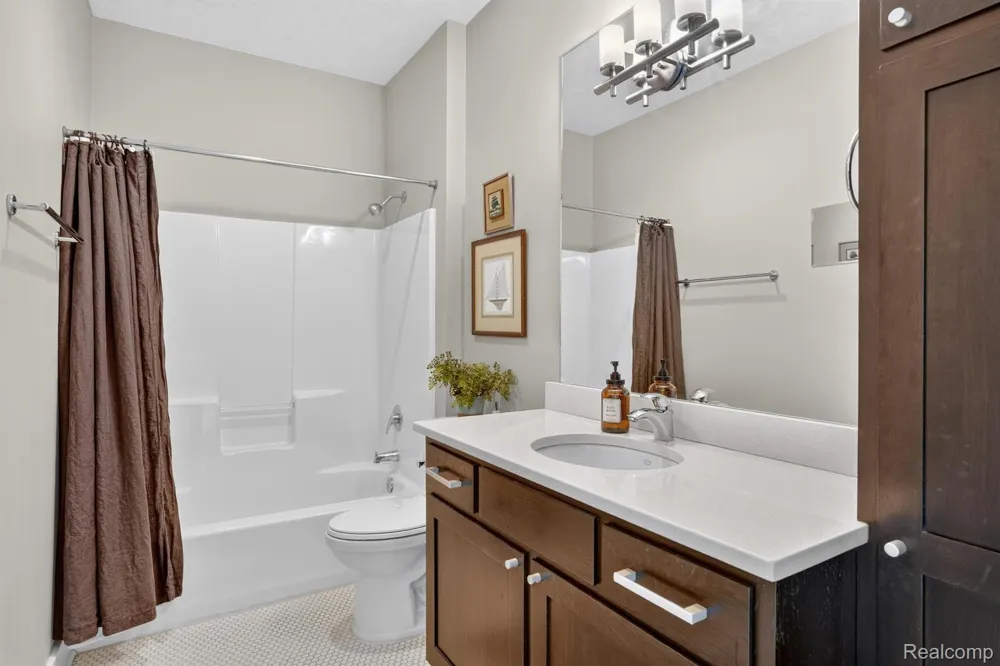 352 W Grand River Avenue #3 East Lansing City, MI 48823