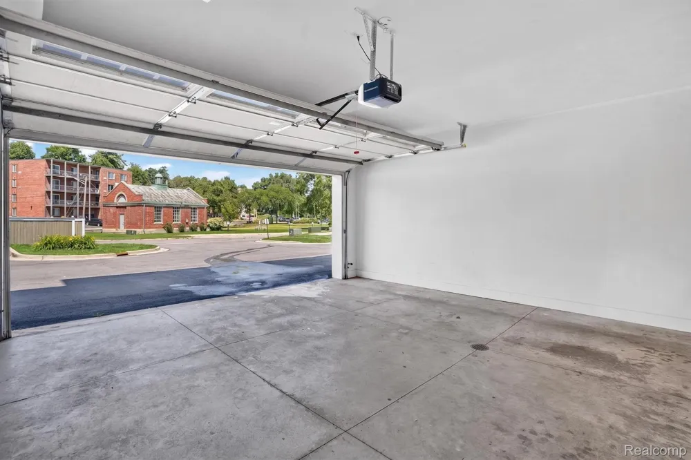 352 W Grand River Avenue #3 East Lansing City, MI 48823