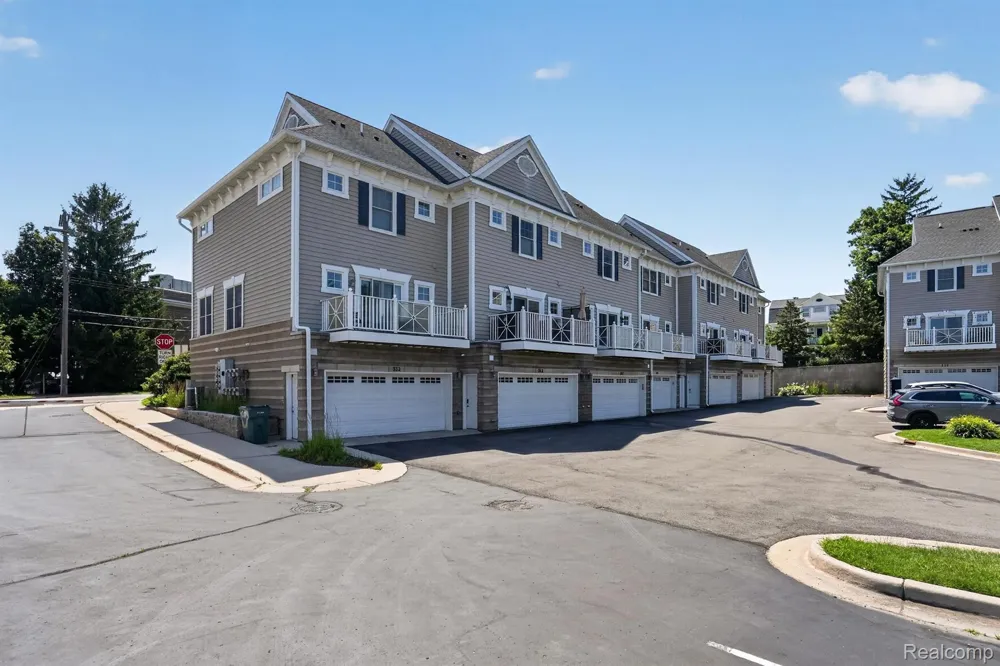 352 W Grand River Avenue #3 East Lansing City, MI 48823