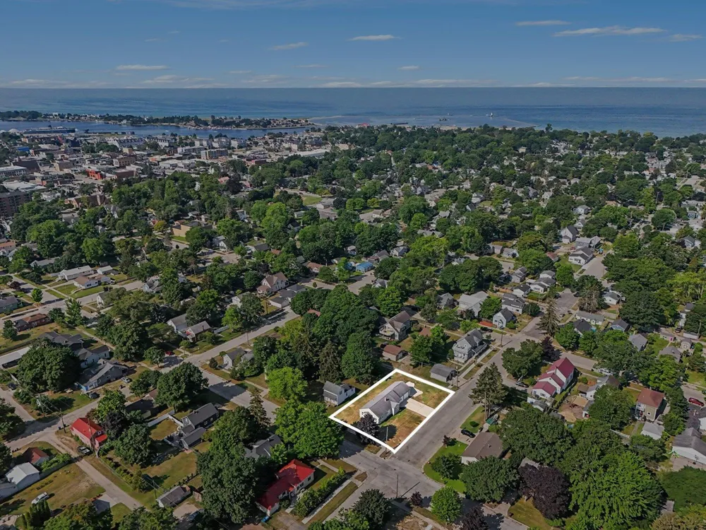 509 Delia Street Ludington City, MI 49431