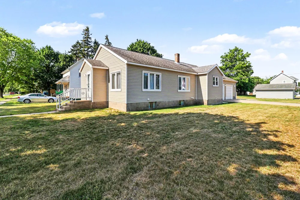 509 Delia Street Ludington City, MI 49431
