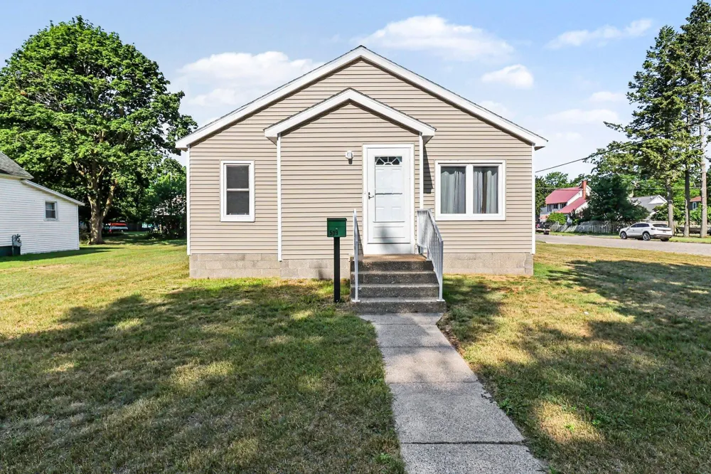 509 Delia Street Ludington City, MI 49431