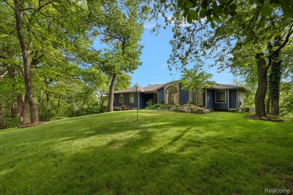 7291 Parkwood Drive Tyrone Township, MI 48430