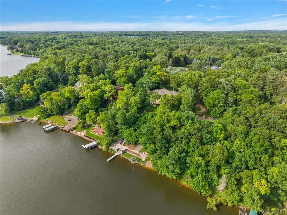 7291 Parkwood Drive Tyrone Township, MI 48430