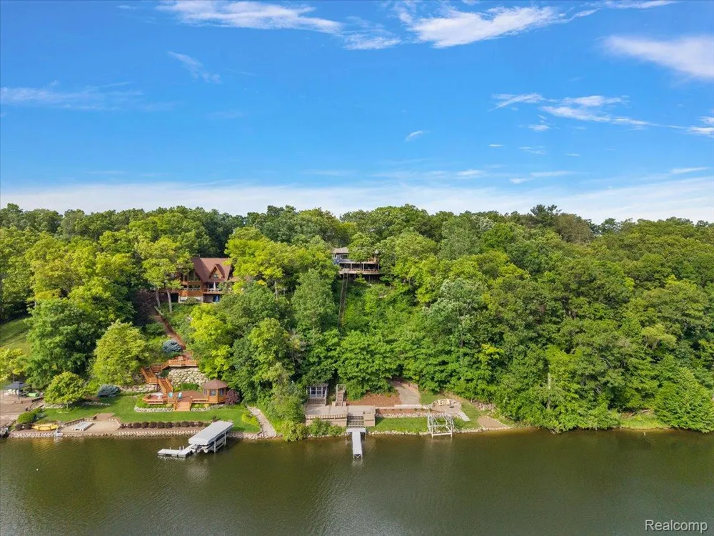 7291 Parkwood Drive Tyrone Township, MI 48430