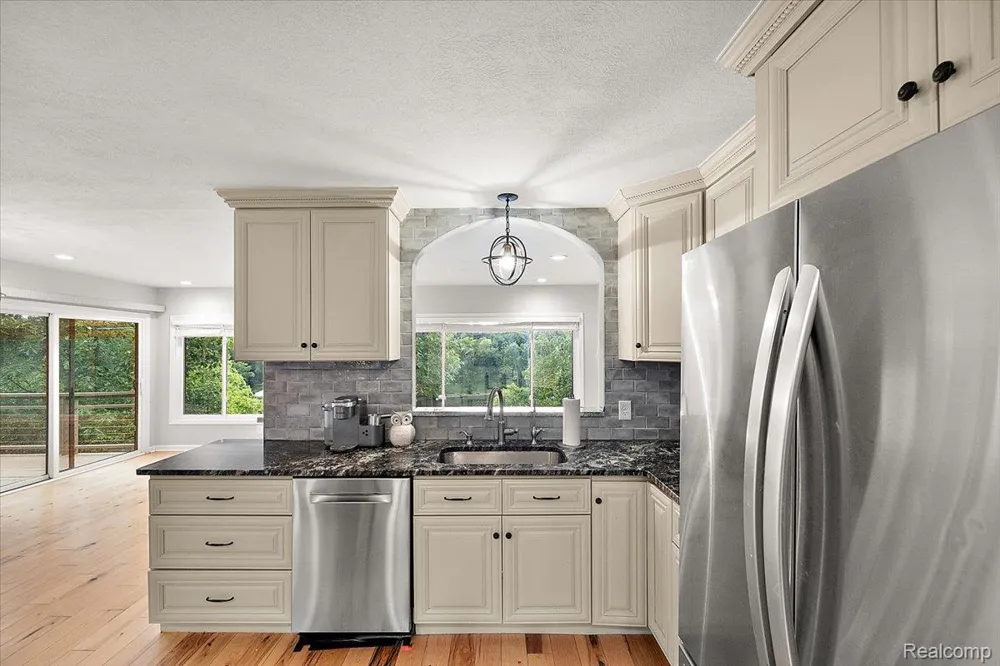 7291 Parkwood Drive Tyrone Township, MI 48430